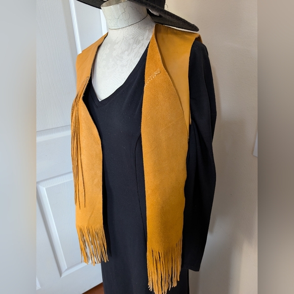 Fringe Leather Boho Vest - Picture 4 of 11